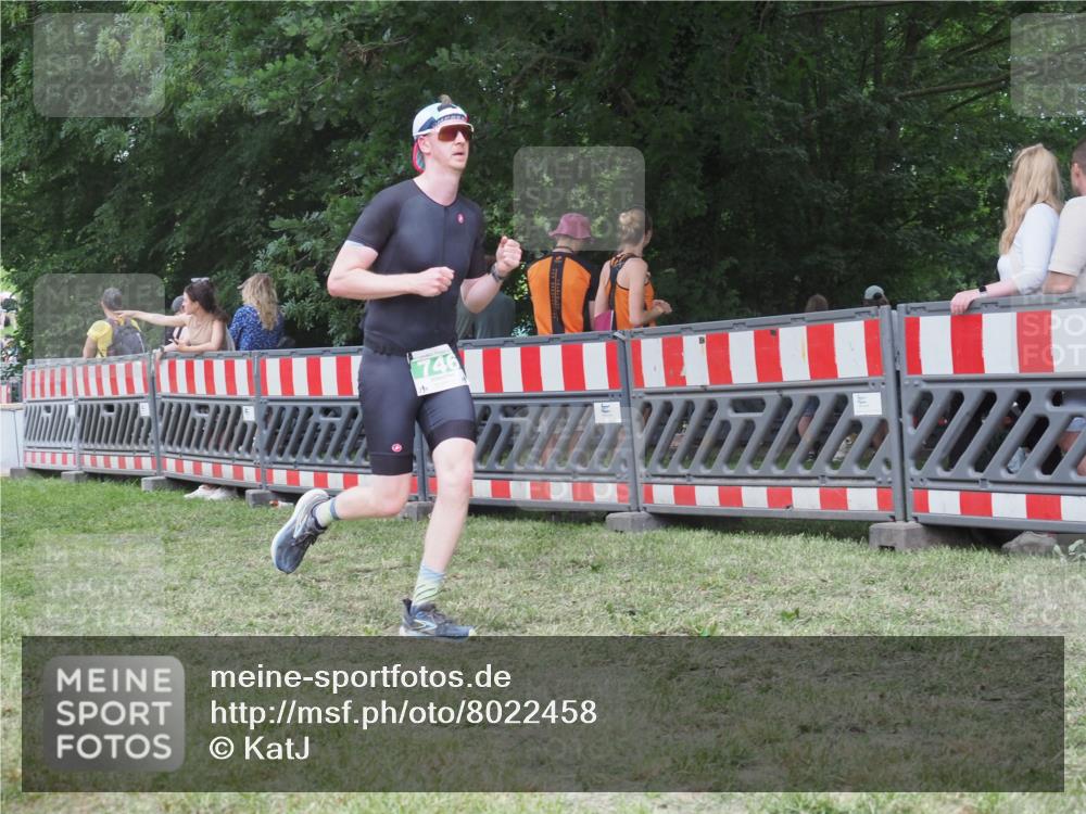 21.06.2025 - 27. Vierlanden-Triathlon KatJ http://msf.ph/oto/8022458 15.06.2025 13:21:55 Ziel 152, 746 meine-sportfotos.de