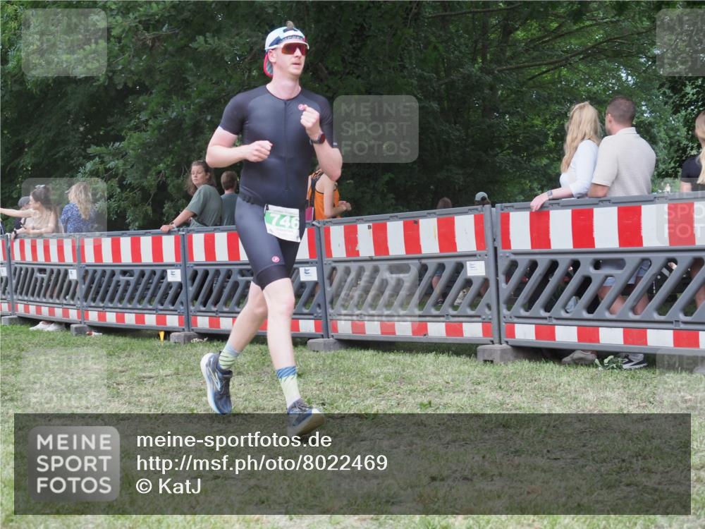 21.06.2025 - 27. Vierlanden-Triathlon KatJ http://msf.ph/oto/8022469 15.06.2025 13:21:55 Ziel 152, 746 meine-sportfotos.de