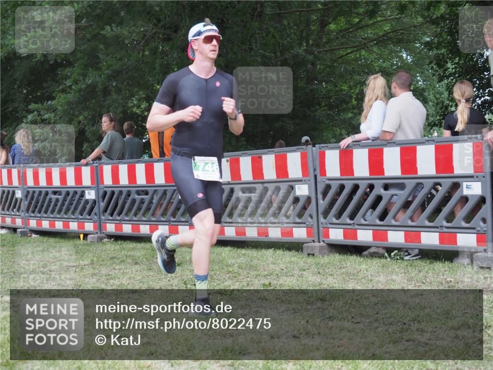 21.06.2025 - 27. Vierlanden-Triathlon KatJ http://msf.ph/oto/8022475 15.06.2025 13:21:55 Ziel 152, 746 meine-sportfotos.de
