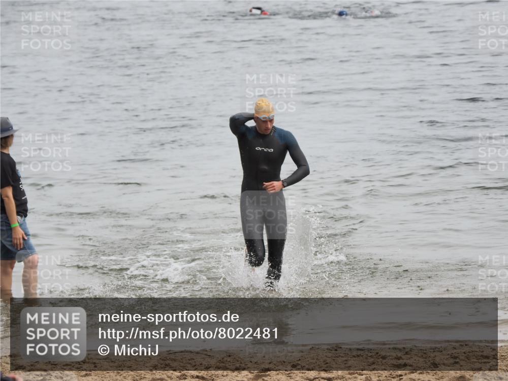 21.06.2025 - 27. Vierlanden-Triathlon MichiJ http://msf.ph/oto/8022481 15.06.2026 10:53:04 Schwimmen 638 meine-sportfotos.de