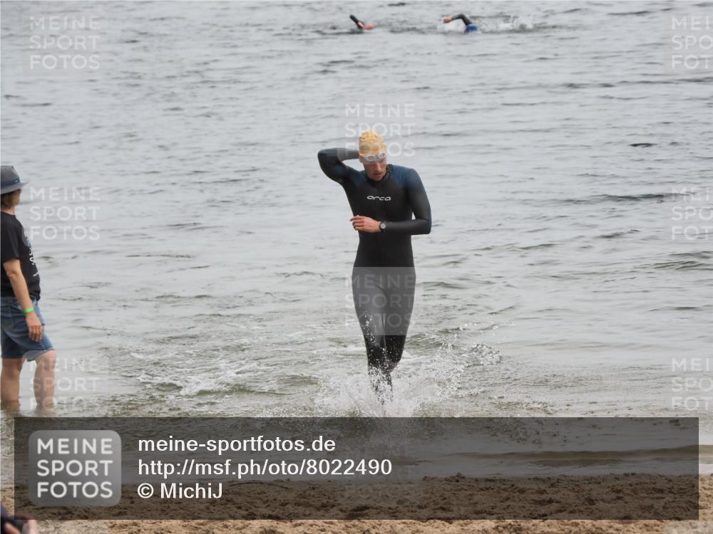 21.06.2025 - 27. Vierlanden-Triathlon MichiJ http://msf.ph/oto/8022490 15.06.2026 10:53:04 Schwimmen 638 meine-sportfotos.de