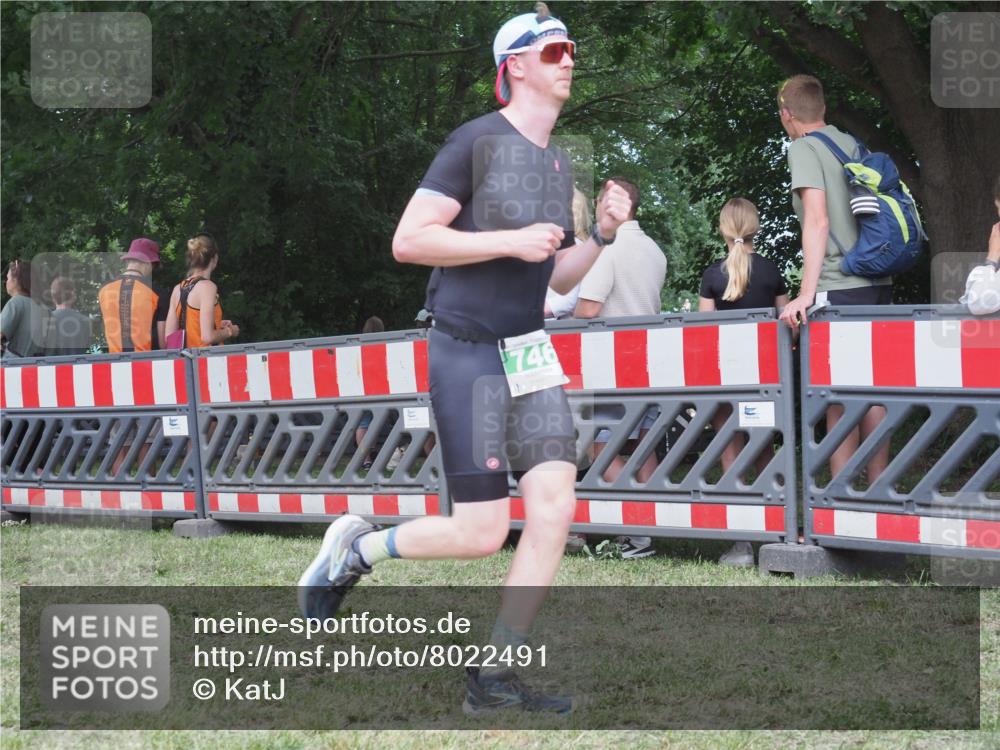 21.06.2025 - 27. Vierlanden-Triathlon KatJ http://msf.ph/oto/8022491 15.06.2025 13:21:56 Ziel 152, 746 meine-sportfotos.de