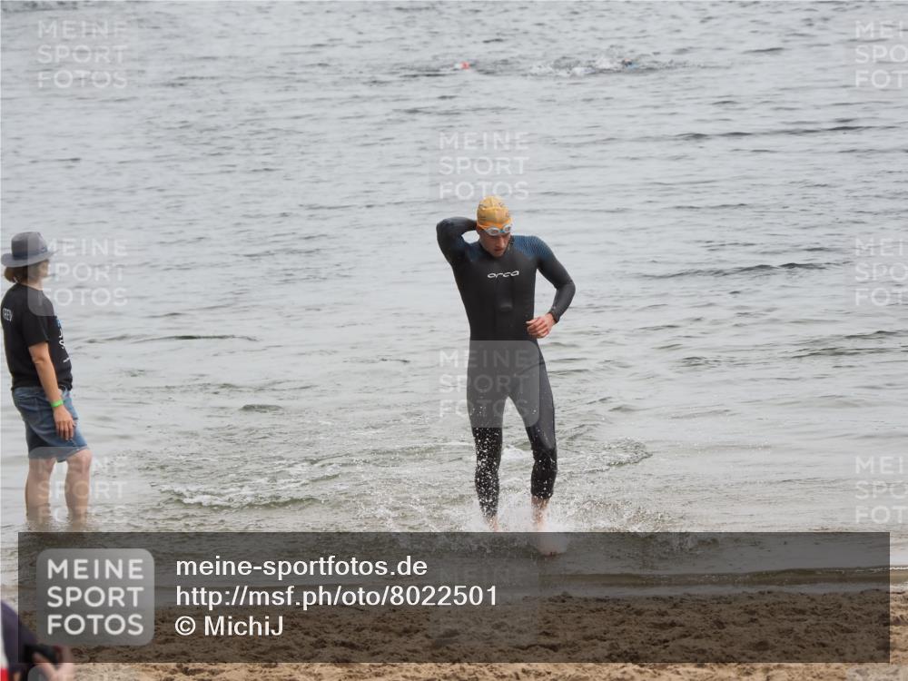 21.06.2025 - 27. Vierlanden-Triathlon MichiJ http://msf.ph/oto/8022501 15.06.2026 10:53:05 Schwimmen 638 meine-sportfotos.de
