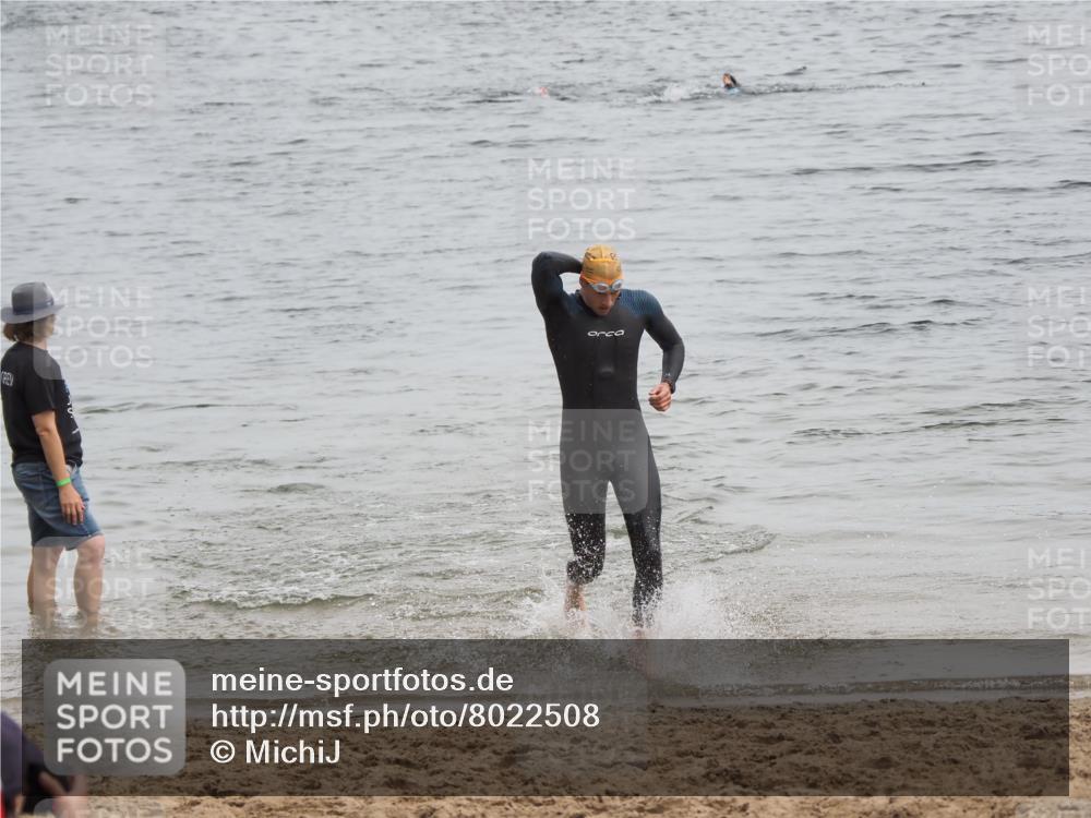21.06.2025 - 27. Vierlanden-Triathlon MichiJ http://msf.ph/oto/8022508 15.06.2026 10:53:05 Schwimmen 638 meine-sportfotos.de