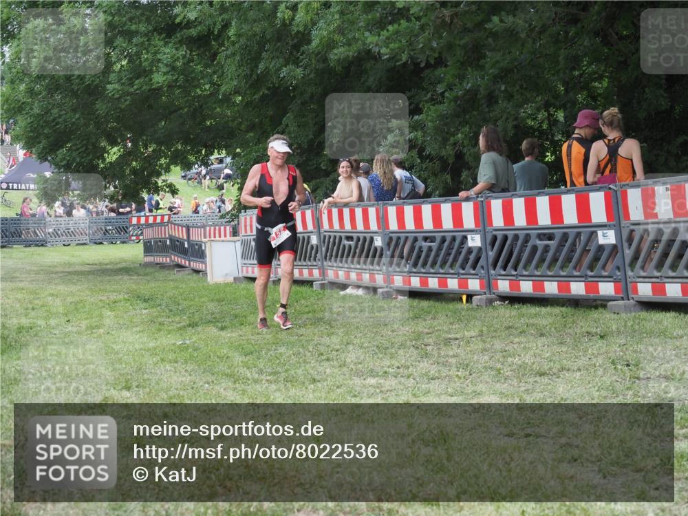 21.06.2025 - 27. Vierlanden-Triathlon KatJ http://msf.ph/oto/8022536 15.06.2025 13:22:02 Ziel 152, 928 meine-sportfotos.de