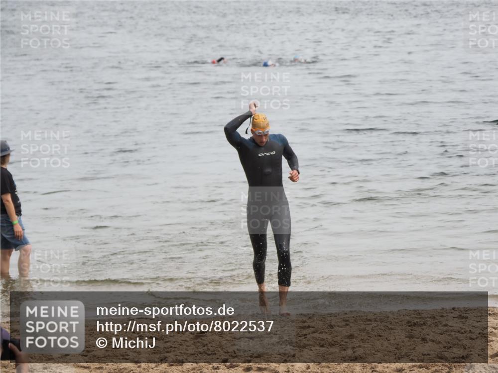 21.06.2025 - 27. Vierlanden-Triathlon MichiJ http://msf.ph/oto/8022537 15.06.2026 10:53:05 Schwimmen 638 meine-sportfotos.de