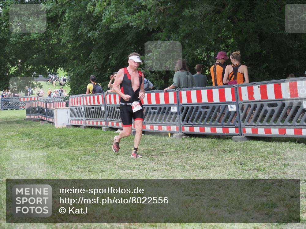 21.06.2025 - 27. Vierlanden-Triathlon KatJ http://msf.ph/oto/8022556 15.06.2025 13:22:03 Ziel 152, 928 meine-sportfotos.de