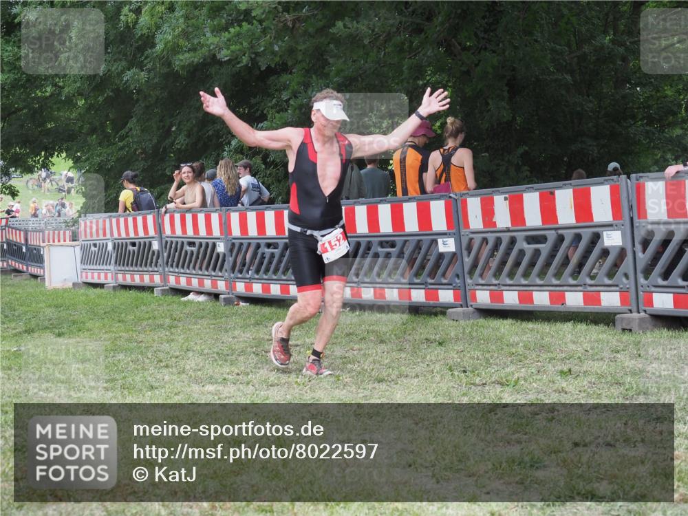 21.06.2025 - 27. Vierlanden-Triathlon KatJ http://msf.ph/oto/8022597 15.06.2025 13:22:04 Ziel 152, 928 meine-sportfotos.de