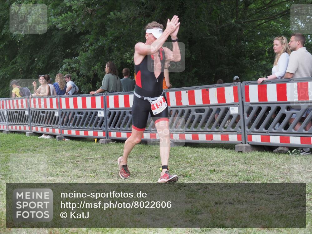 21.06.2025 - 27. Vierlanden-Triathlon KatJ http://msf.ph/oto/8022606 15.06.2025 13:22:04 Ziel 152, 928 meine-sportfotos.de