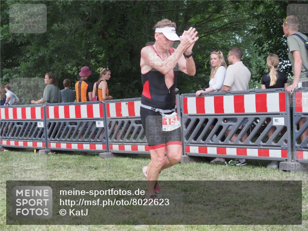 21.06.2025 - 27. Vierlanden-Triathlon KatJ http://msf.ph/oto/8022623 15.06.2025 13:22:05 Ziel 152, 928 meine-sportfotos.de