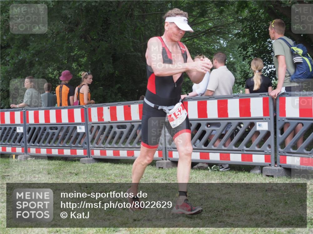 21.06.2025 - 27. Vierlanden-Triathlon KatJ http://msf.ph/oto/8022629 15.06.2025 13:22:05 Ziel 152, 928 meine-sportfotos.de
