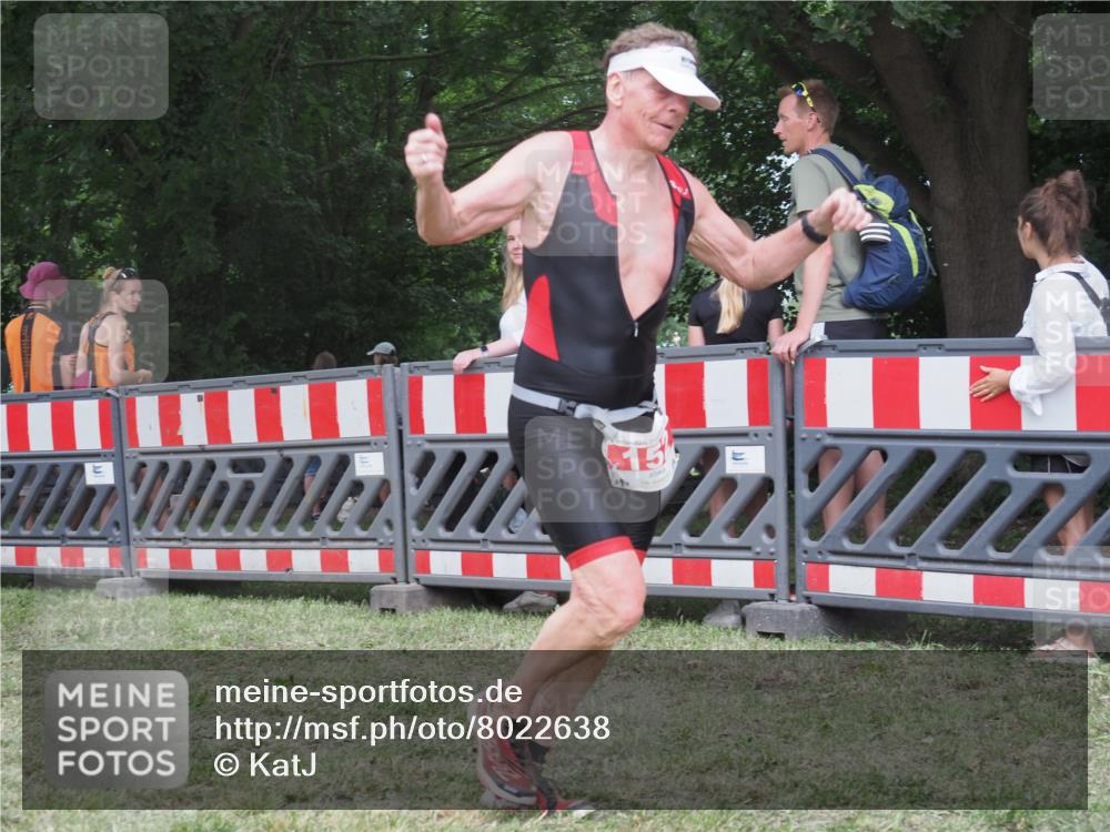 21.06.2025 - 27. Vierlanden-Triathlon KatJ http://msf.ph/oto/8022638 15.06.2025 13:22:05 Ziel 152, 928 meine-sportfotos.de