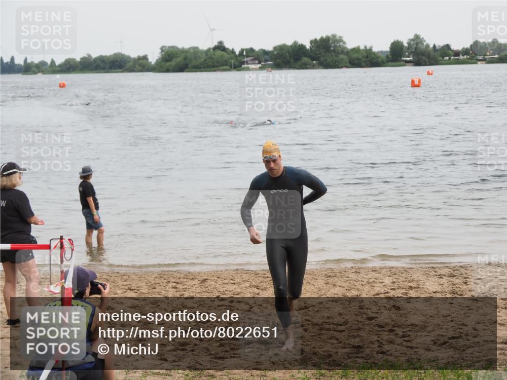 21.06.2025 - 27. Vierlanden-Triathlon MichiJ http://msf.ph/oto/8022651 15.06.2026 10:53:08 Schwimmen 638 meine-sportfotos.de