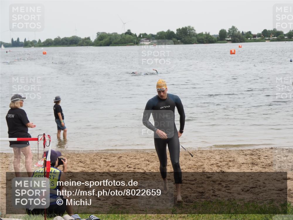 21.06.2025 - 27. Vierlanden-Triathlon MichiJ http://msf.ph/oto/8022659 15.06.2026 10:53:08 Schwimmen 638 meine-sportfotos.de