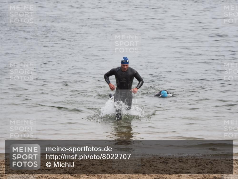 21.06.2025 - 27. Vierlanden-Triathlon MichiJ http://msf.ph/oto/8022707 15.06.2026 10:53:45 Schwimmen 650, 726 meine-sportfotos.de