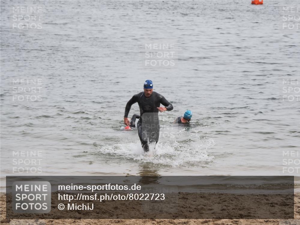 21.06.2025 - 27. Vierlanden-Triathlon MichiJ http://msf.ph/oto/8022723 15.06.2026 10:53:45 Schwimmen 650, 726 meine-sportfotos.de