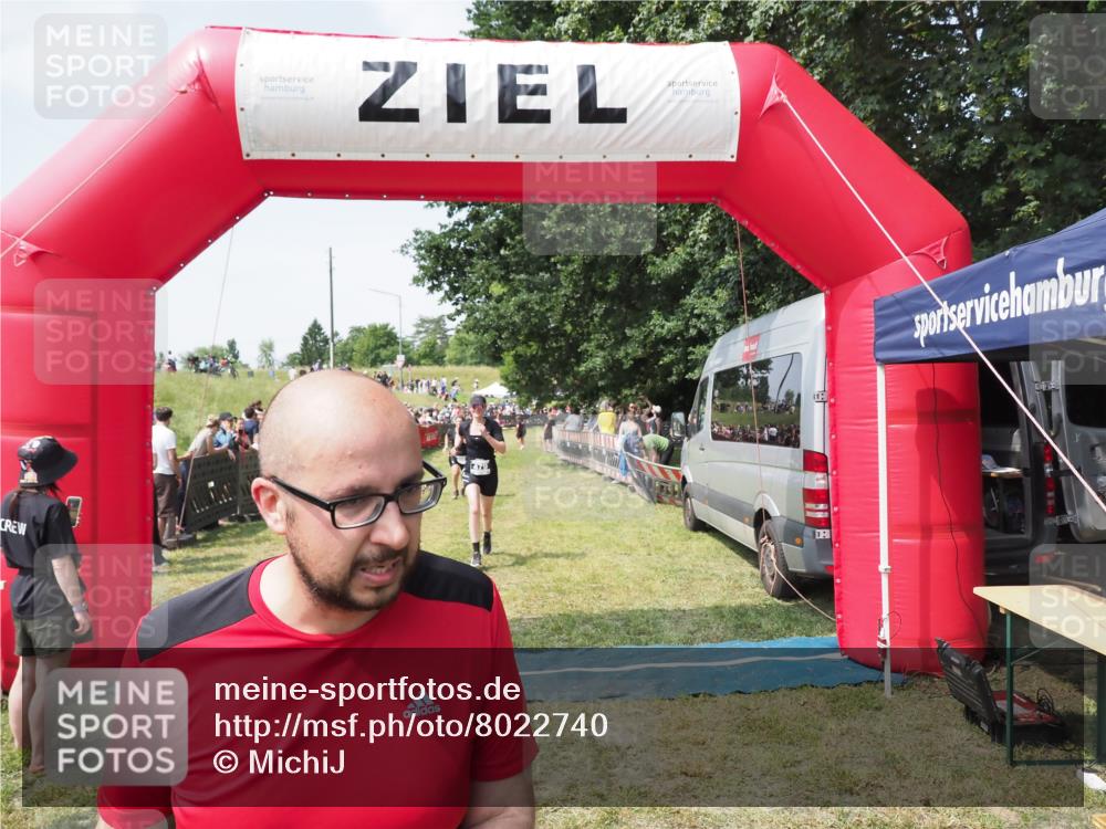 21.06.2025 - 27. Vierlanden-Triathlon MichiJ http://msf.ph/oto/8022740 15.06.2026 11:38:25 Ziel 417, 479, 499 meine-sportfotos.de