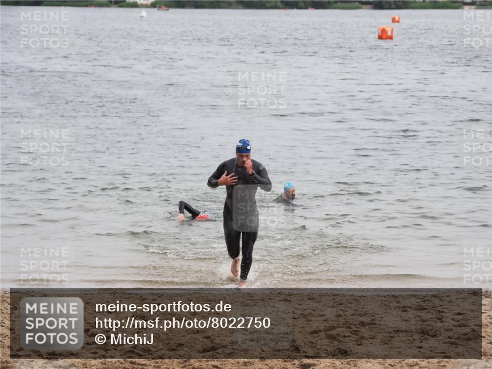21.06.2025 - 27. Vierlanden-Triathlon MichiJ http://msf.ph/oto/8022750 15.06.2026 10:53:47 Schwimmen 650, 726 meine-sportfotos.de