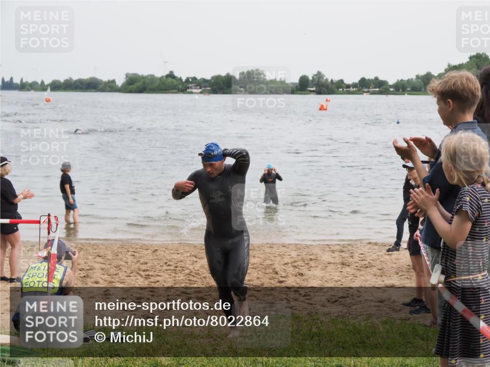 21.06.2025 - 27. Vierlanden-Triathlon MichiJ http://msf.ph/oto/8022864 15.06.2026 10:53:50 Schwimmen 650, 726 meine-sportfotos.de