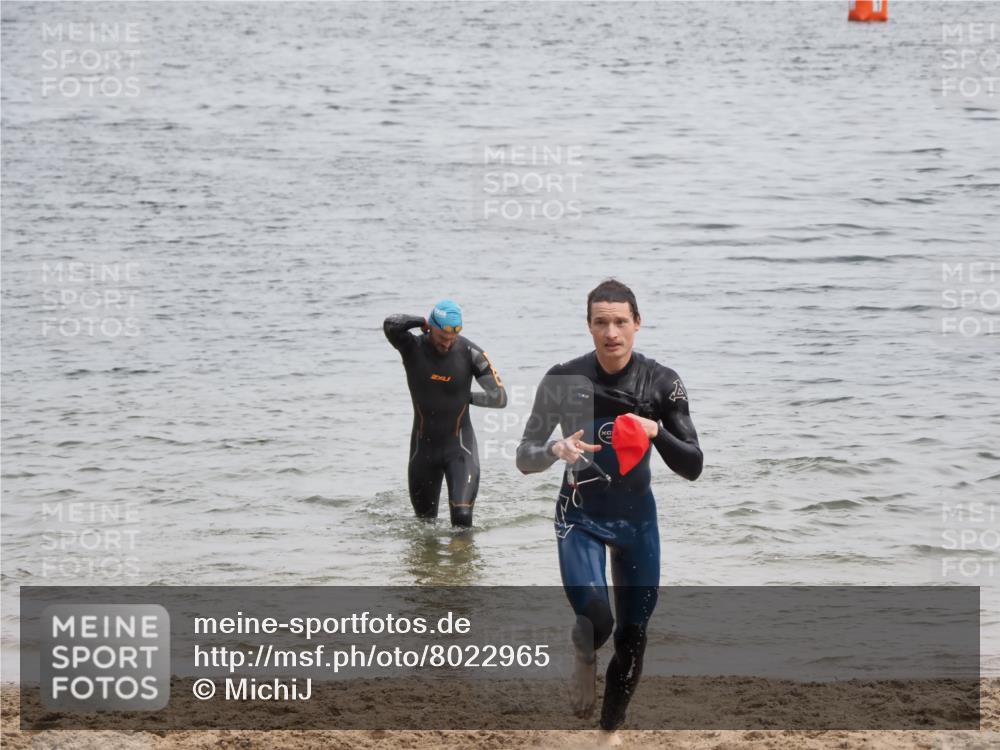 21.06.2025 - 27. Vierlanden-Triathlon MichiJ http://msf.ph/oto/8022965 15.06.2026 10:53:52 Schwimmen 650, 726, 757 meine-sportfotos.de