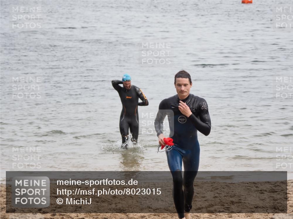 21.06.2025 - 27. Vierlanden-Triathlon MichiJ http://msf.ph/oto/8023015 15.06.2026 10:53:53 Schwimmen 650, 726, 757 meine-sportfotos.de