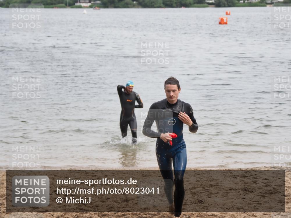 21.06.2025 - 27. Vierlanden-Triathlon MichiJ http://msf.ph/oto/8023041 15.06.2026 10:53:53 Schwimmen 650, 726, 757 meine-sportfotos.de