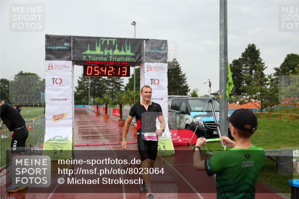 15.06.2025 - 7 Türme Triathlon Michael Strokosch http://msf.ph/oto/8023064 15.06.2025 15:42:12 Ziel 208 meine-sportfotos.de