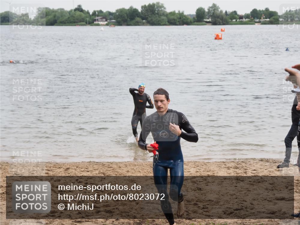 21.06.2025 - 27. Vierlanden-Triathlon MichiJ http://msf.ph/oto/8023072 15.06.2026 10:53:54 Schwimmen 650, 726, 757 meine-sportfotos.de