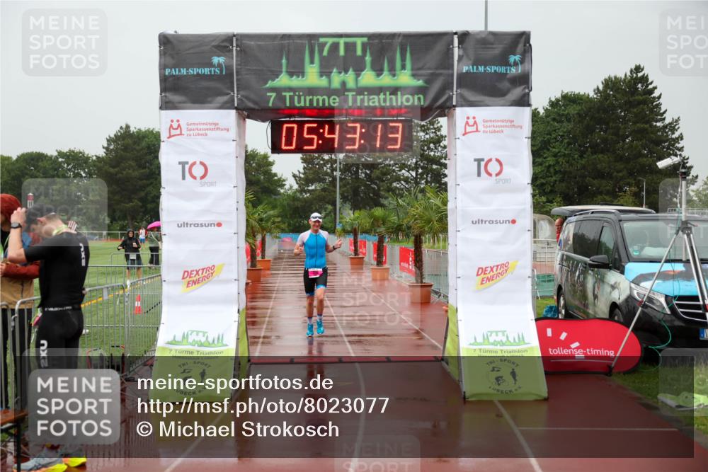 15.06.2025 - 7 Türme Triathlon Michael Strokosch http://msf.ph/oto/8023077 15.06.2025 15:43:13 Ziel  meine-sportfotos.de