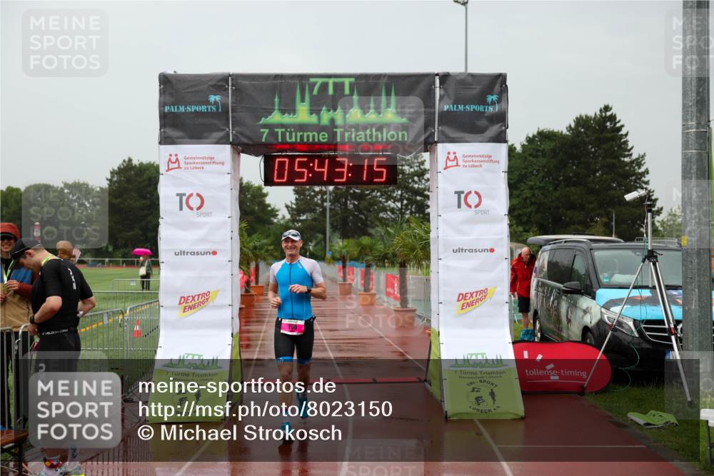 15.06.2025 - 7 Türme Triathlon Michael Strokosch http://msf.ph/oto/8023150 15.06.2025 15:43:15 Ziel  meine-sportfotos.de