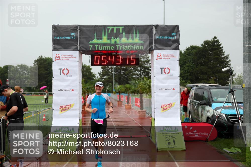 15.06.2025 - 7 Türme Triathlon Michael Strokosch http://msf.ph/oto/8023168 15.06.2025 15:43:15 Ziel  meine-sportfotos.de