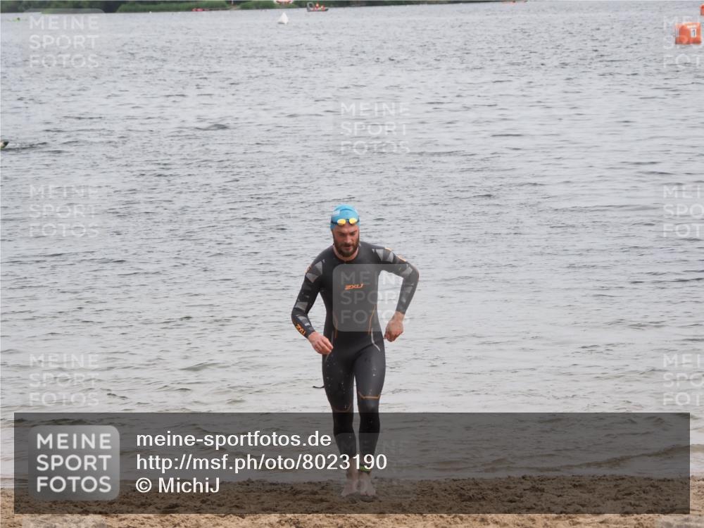 21.06.2025 - 27. Vierlanden-Triathlon MichiJ http://msf.ph/oto/8023190 15.06.2026 10:53:56 Schwimmen 650, 726, 757 meine-sportfotos.de