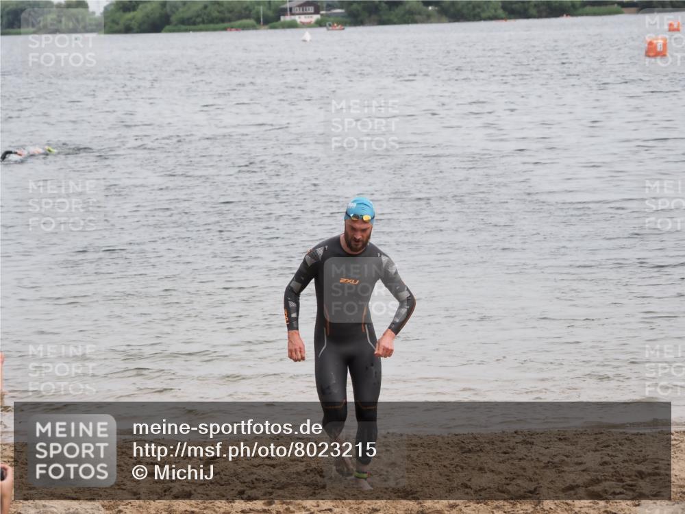 21.06.2025 - 27. Vierlanden-Triathlon MichiJ http://msf.ph/oto/8023215 15.06.2026 10:53:57 Schwimmen 650, 726, 757 meine-sportfotos.de