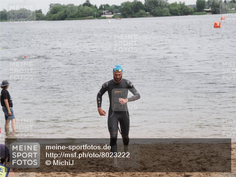 21.06.2025 - 27. Vierlanden-Triathlon MichiJ http://msf.ph/oto/8023222 15.06.2026 10:53:57 Schwimmen 650, 726, 757 meine-sportfotos.de
