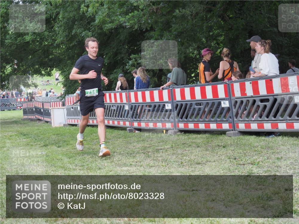 21.06.2025 - 27. Vierlanden-Triathlon KatJ http://msf.ph/oto/8023328 15.06.2025 13:23:17 Ziel 102, 160, 235, 714 meine-sportfotos.de