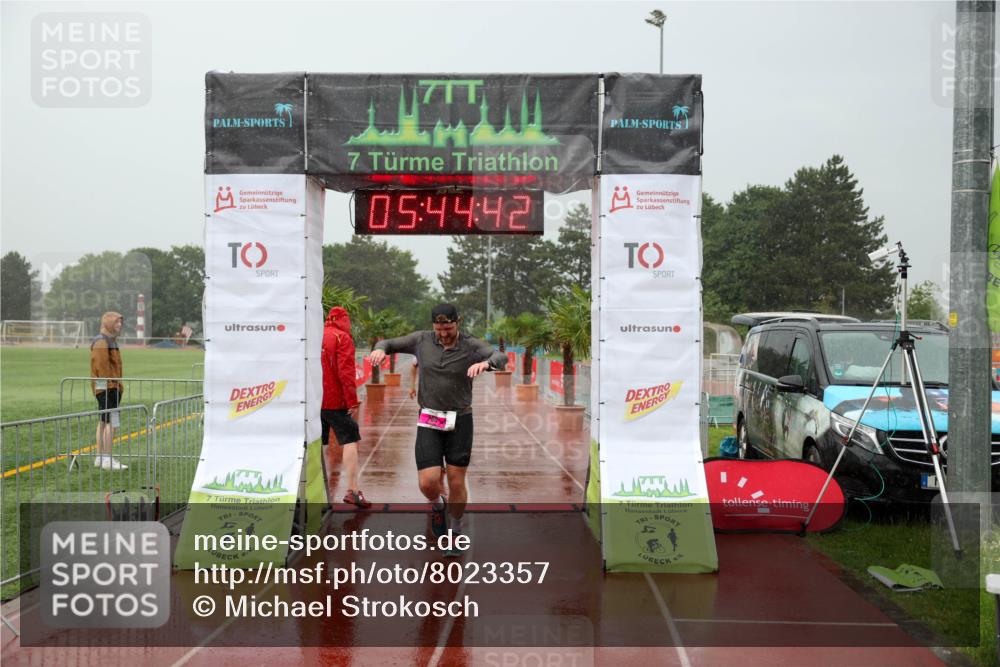 15.06.2025 - 7 Türme Triathlon Michael Strokosch http://msf.ph/oto/8023357 15.06.2025 15:44:42 Ziel 274, 296 meine-sportfotos.de