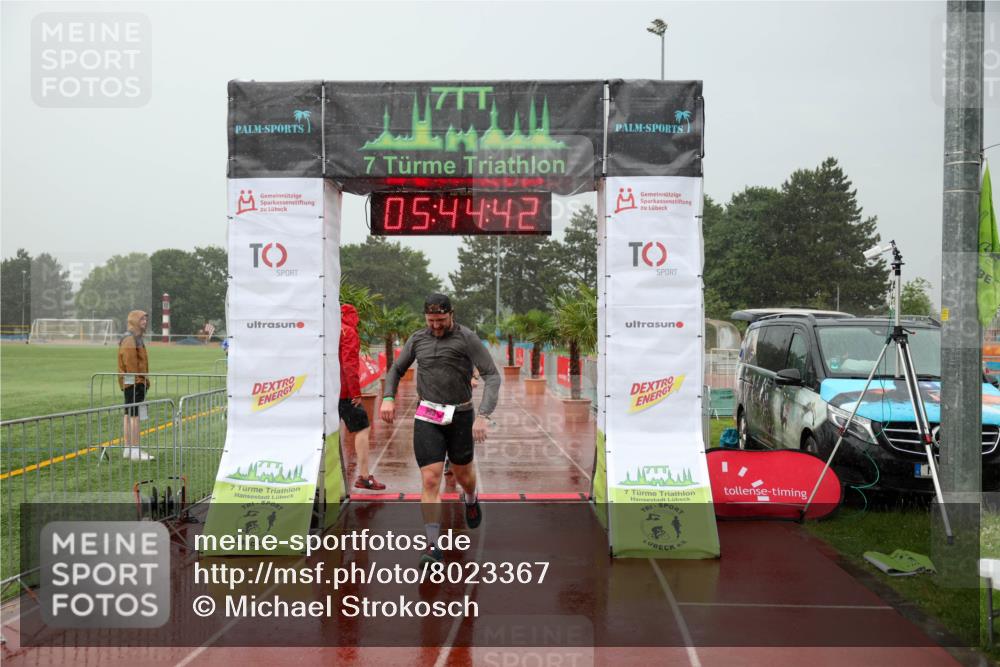 15.06.2025 - 7 Türme Triathlon Michael Strokosch http://msf.ph/oto/8023367 15.06.2025 15:44:42 Ziel 274, 296 meine-sportfotos.de