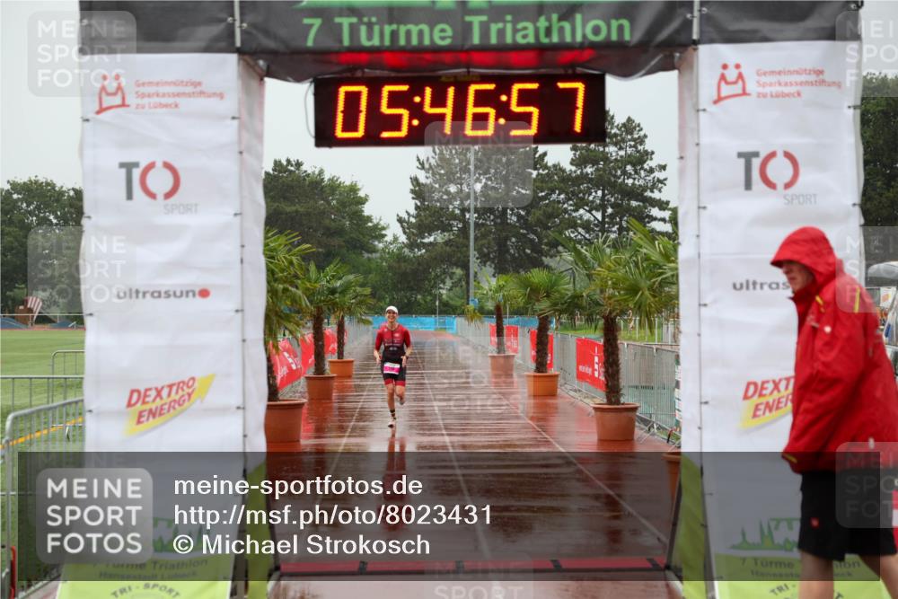 15.06.2025 - 7 Türme Triathlon Michael Strokosch http://msf.ph/oto/8023431 15.06.2025 15:46:56 Ziel 243 meine-sportfotos.de