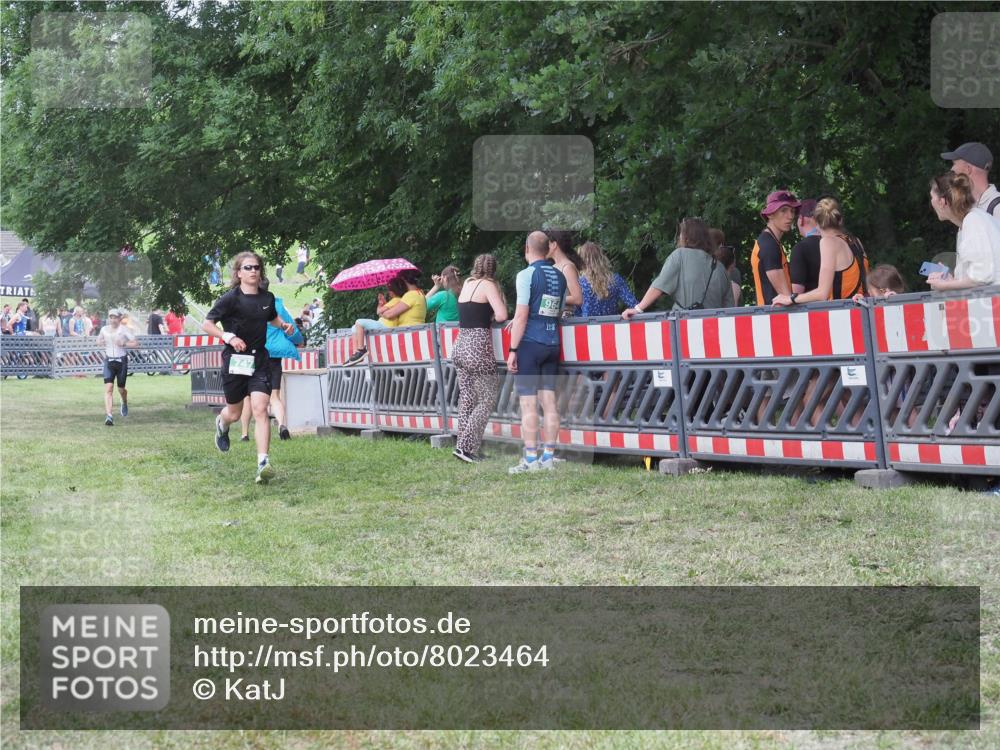 21.06.2025 - 27. Vierlanden-Triathlon KatJ http://msf.ph/oto/8023464 15.06.2025 13:24:28 Ziel 636, 747, 846 meine-sportfotos.de