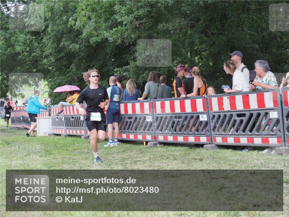 21.06.2025 - 27. Vierlanden-Triathlon KatJ http://msf.ph/oto/8023480 15.06.2025 13:24:29 Ziel 636, 747, 846 meine-sportfotos.de
