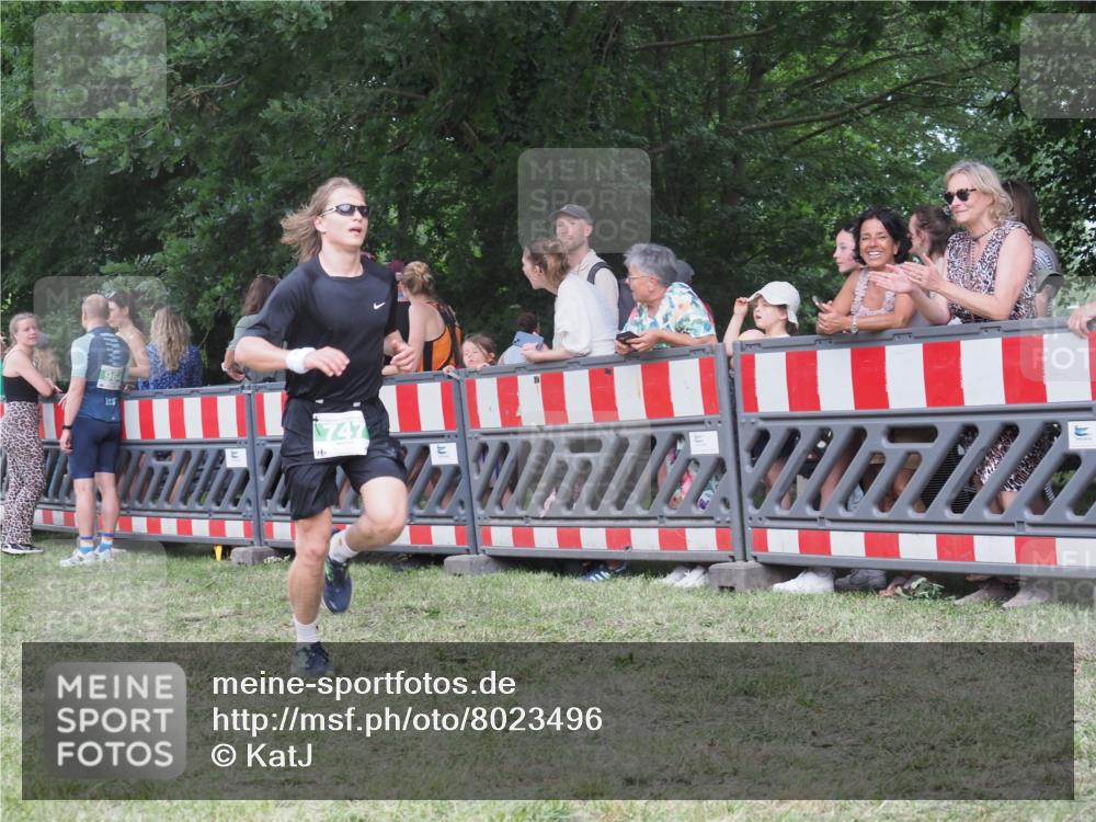21.06.2025 - 27. Vierlanden-Triathlon KatJ http://msf.ph/oto/8023496 15.06.2025 13:24:30 Ziel 636, 747, 846 meine-sportfotos.de
