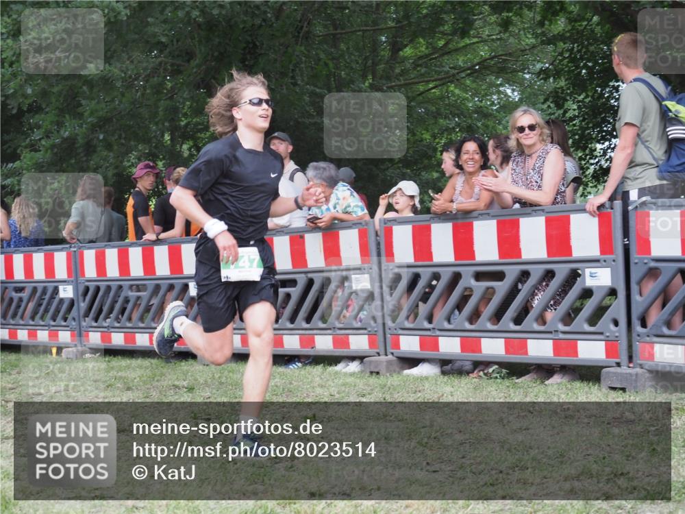 21.06.2025 - 27. Vierlanden-Triathlon KatJ http://msf.ph/oto/8023514 15.06.2025 13:24:30 Ziel 636, 747, 846 meine-sportfotos.de