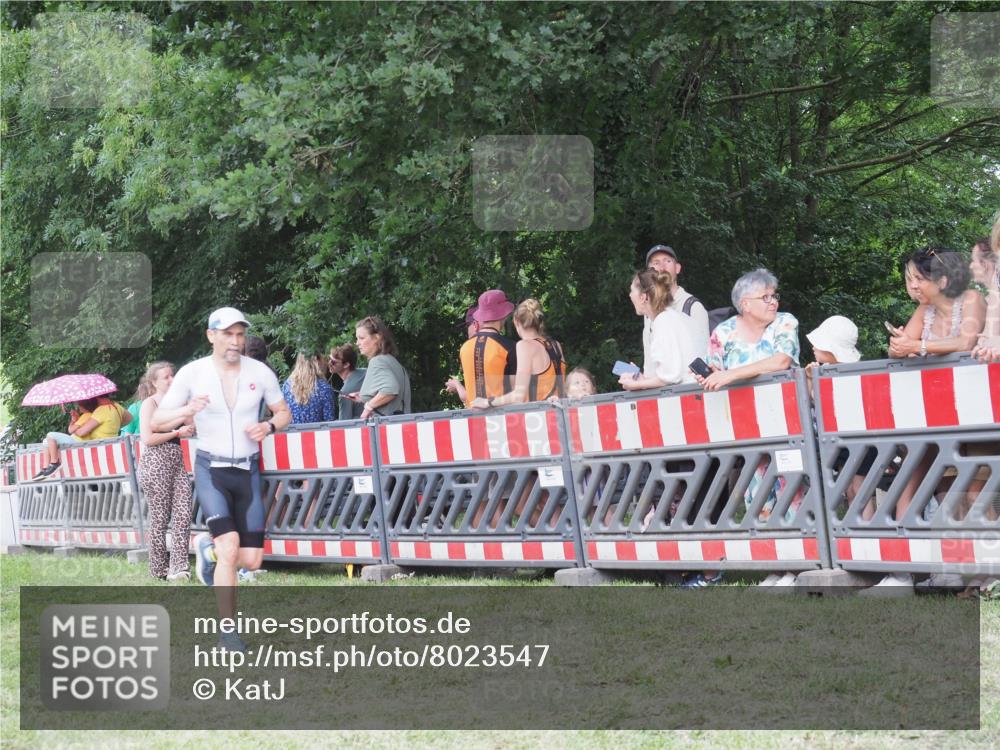 21.06.2025 - 27. Vierlanden-Triathlon KatJ http://msf.ph/oto/8023547 15.06.2025 13:24:33 Ziel 636, 846 meine-sportfotos.de