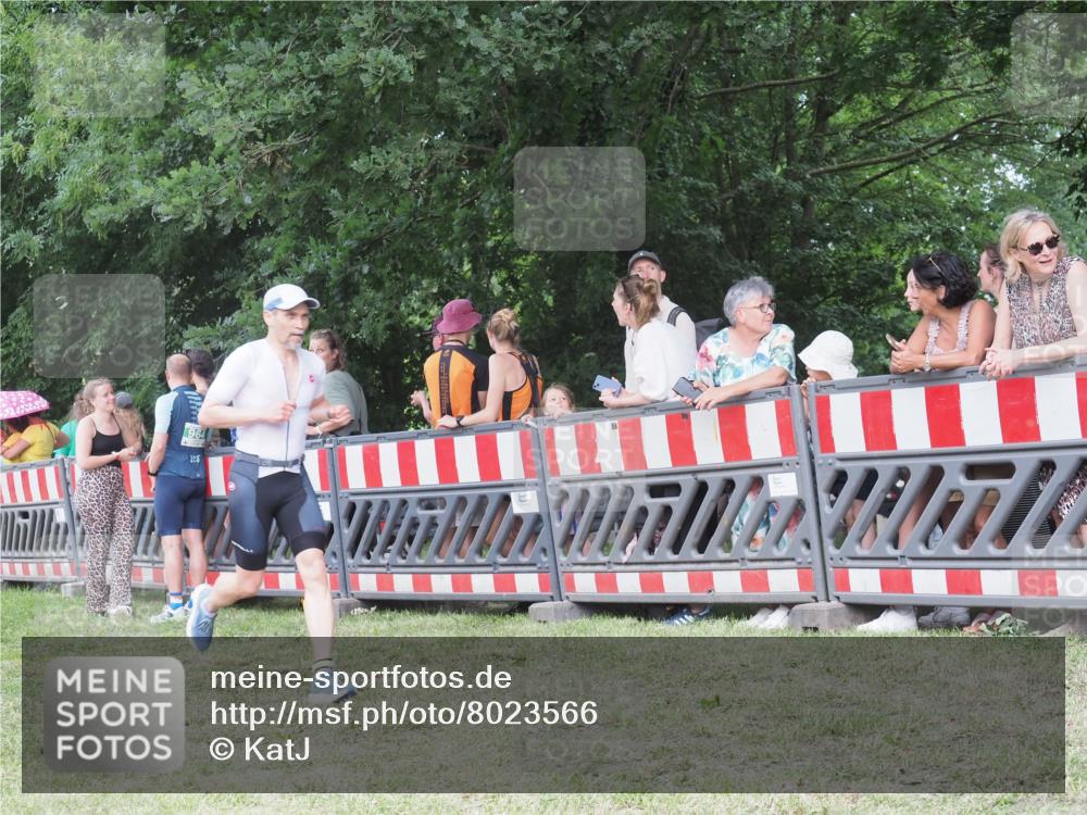 21.06.2025 - 27. Vierlanden-Triathlon KatJ http://msf.ph/oto/8023566 15.06.2025 13:24:34 Ziel 636, 846 meine-sportfotos.de