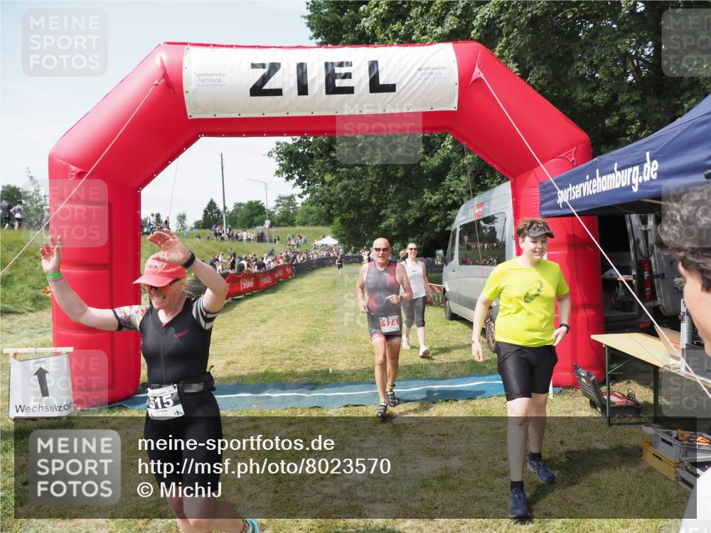 21.06.2025 - 27. Vierlanden-Triathlon MichiJ http://msf.ph/oto/8023570 15.06.2026 11:46:37 Ziel 174, 515, 620 meine-sportfotos.de