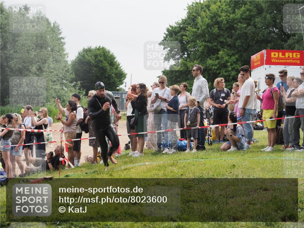 15.06.2025 - 27. Vierlanden-Triathlon KatJ http://msf.ph/oto/8023600 15.06.2025 10:56:49 Schwimmen 642, 651, 685, 691, 755 meine-sportfotos.de