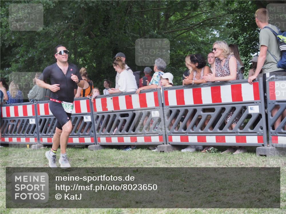 21.06.2025 - 27. Vierlanden-Triathlon KatJ http://msf.ph/oto/8023650 15.06.2025 13:24:38 Ziel 636, 953 meine-sportfotos.de