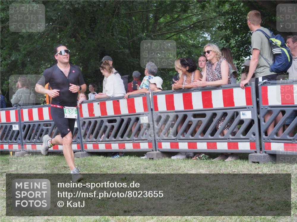 21.06.2025 - 27. Vierlanden-Triathlon KatJ http://msf.ph/oto/8023655 15.06.2025 13:24:38 Ziel 636, 953 meine-sportfotos.de