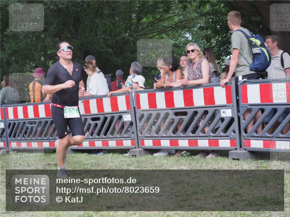21.06.2025 - 27. Vierlanden-Triathlon KatJ http://msf.ph/oto/8023659 15.06.2025 13:24:38 Ziel 636, 953 meine-sportfotos.de
