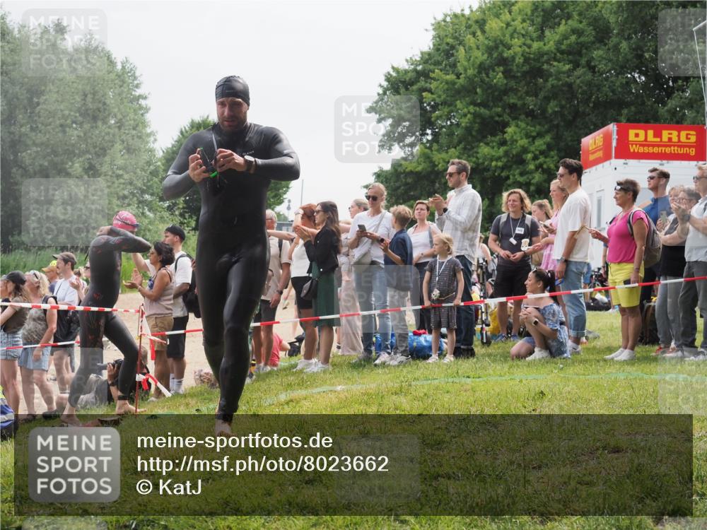 15.06.2025 - 27. Vierlanden-Triathlon KatJ http://msf.ph/oto/8023662 15.06.2025 10:56:50 Schwimmen 642, 651, 685, 688, 691, 755 meine-sportfotos.de